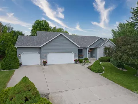 2308 Dynes Way, Sun Prairie, WI 53590