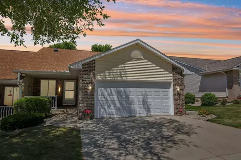 323 Lauren Ln, Watertown, WI 53094