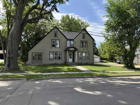 160 N Hickory St, Platteville, WI 53818