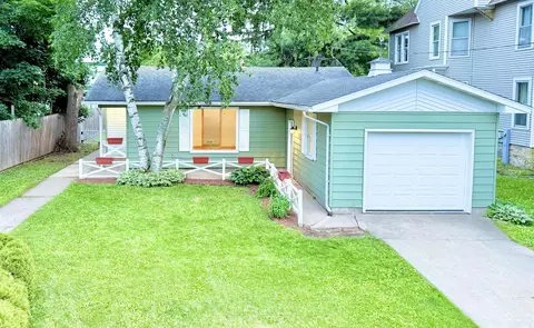 275 Broadway St, Prairie Du Sac, WI 53578