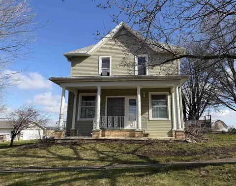 108 E Washington St, Farmersburg, IA 52047