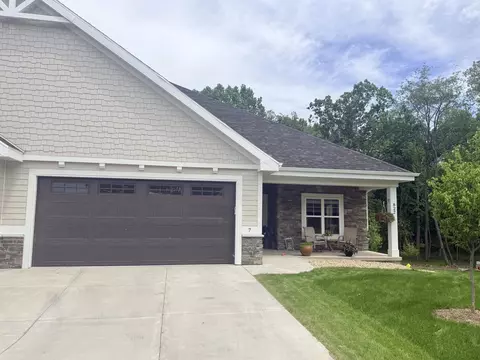 822 Deer Hollow Ct #7, Deforest, WI 53532