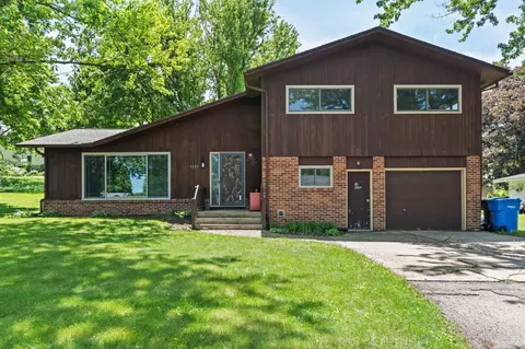 1101 Hillview Rd, Black Earth, WI 53515