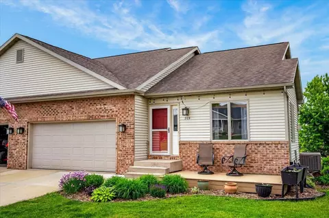 209 W Gonstead Rd, Mount Horeb, WI 53572