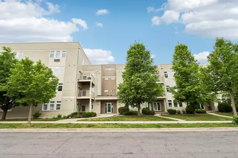 8206 Starr Grass Dr #207, Madison, WI 53719