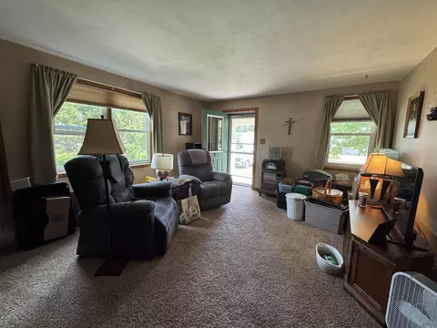 Living - 930 S Grove St, Ripon, WI 54971 photo 1 of 2