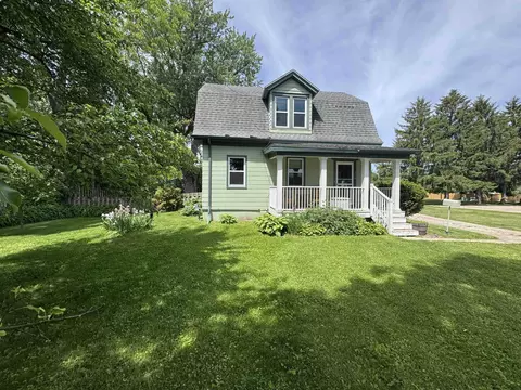 930 S Grove St, Ripon, WI 54971