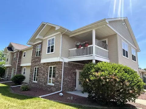 4636 Woodgate Dr, Janesville, WI 53546