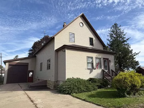 308 Spring St, Highland, WI 53543