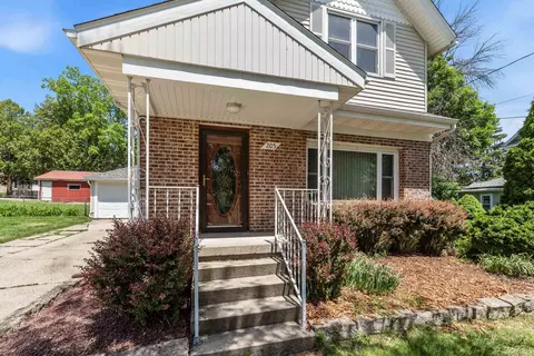 205 W Cherry St, Fox Lake, WI 53933