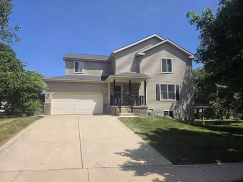 1120 Starlight Ln, Cottage Grove, WI 53527