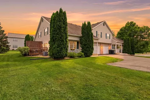 1183 Homestead Dr, Sun Prairie, WI 53590
