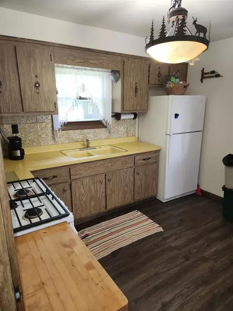 Kitchen - w6052 County Road D, Montello, WI 53949 photo 2 of 4