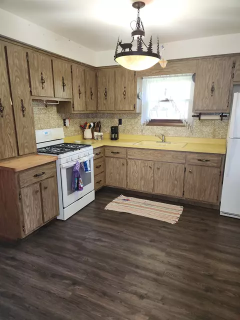 Kitchen - w6052 County Road D, Montello, WI 53949 photo 3 of 4