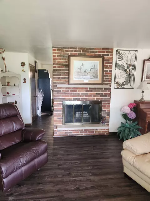 Living - w6052 County Road D, Montello, WI 53949 photo 2 of 5