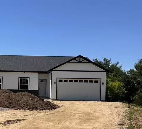 400 Mine Rd, Baraboo, WI 53913