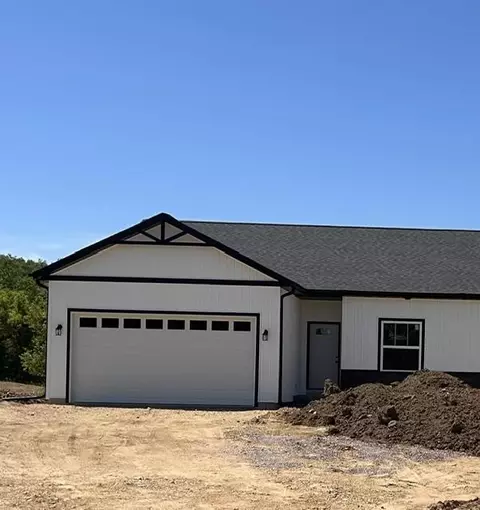 402 Mine Rd, Baraboo, WI 53913