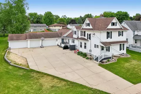129 W Main St, Dane, WI 53529