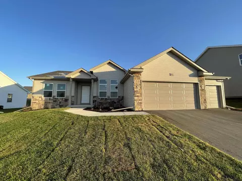 Exterior - 453 S Vine St, Belleville, WI 53508 photo 4 of 5