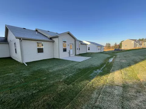Exterior - 453 S Vine St, Belleville, WI 53508 photo 2 of 5
