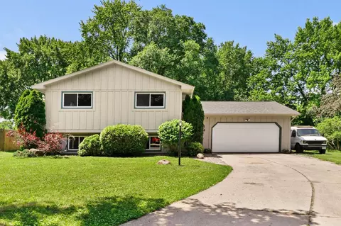 14 Weeping Birch Cir, Madison, WI 53704