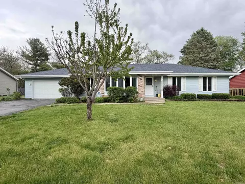 928 Columbia Dr, Janesville, WI 53546