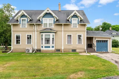 410-412 Jones Ave, Fort Atkinson, WI 53538