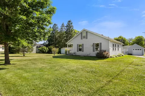 327 N Main St, Pardeeville, WI 53954