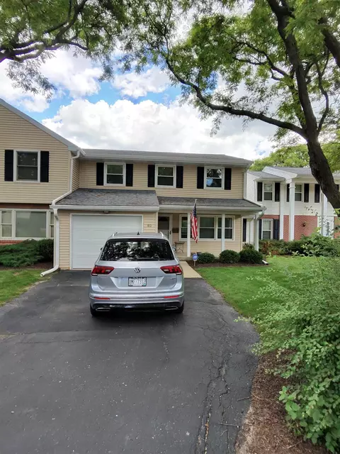 40 Whitcomb Cir #15-D, Madison, WI 53711