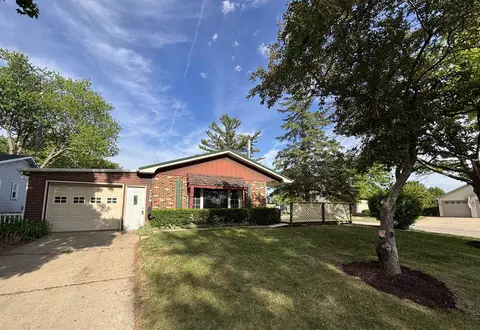 424 S Braun Ave, Jefferson, WI 53549