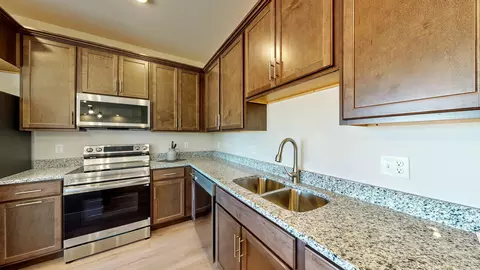Kitchen - 200 Settlers Dr #208, Jefferson, WI 53549 photo 5 of 8