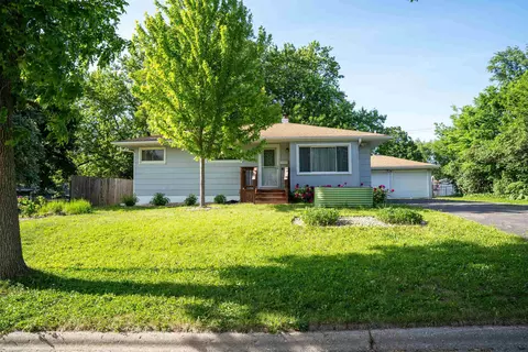 4610 Steinhauer Trl, Madison, WI 53716
