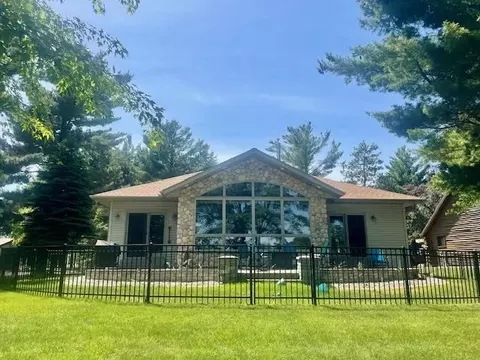 981 Dundee Ct, Nekoosa, WI 54457