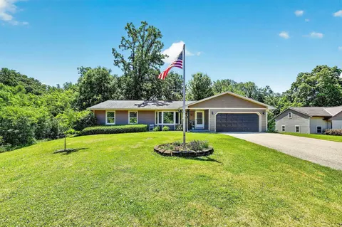 7223 Cross Country Rd, Verona, WI 53593