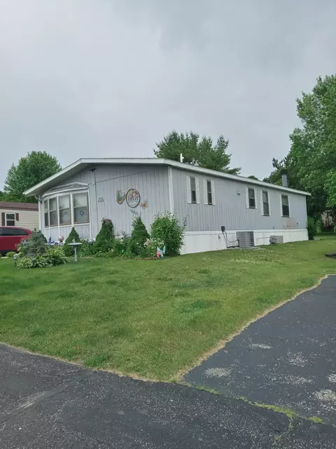 w210n11678 Pinecrest Ln, Germantown, WI 53022