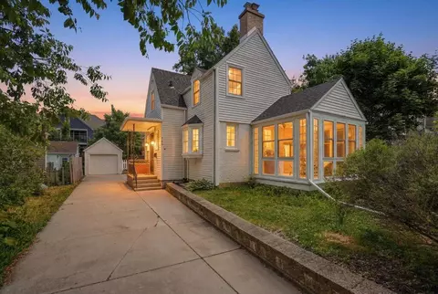 166 Kensington Dr, Madison, WI 53704
