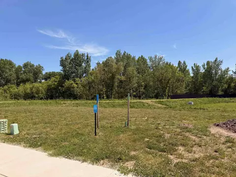 7549 California Love Trl, Middleton, WI 53562