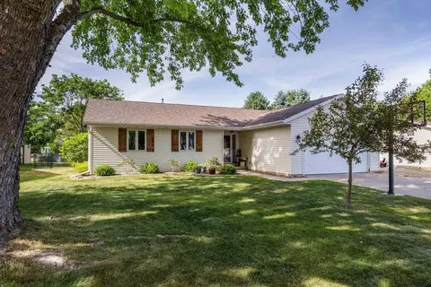 335 Belle Ave, Belleville, WI 53508