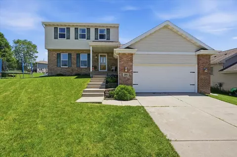 204 Temple Ct, Mount Horeb, WI 53572