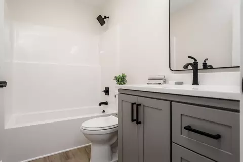 Bath - 3154 S Bartells Dr #C, Beloit, WI 53511 photo 3 of 3