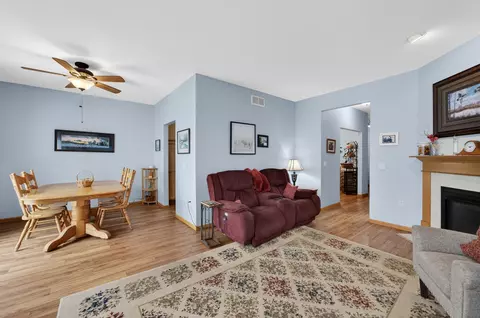 3867 Maple Grove Dr, Madison, WI 53719