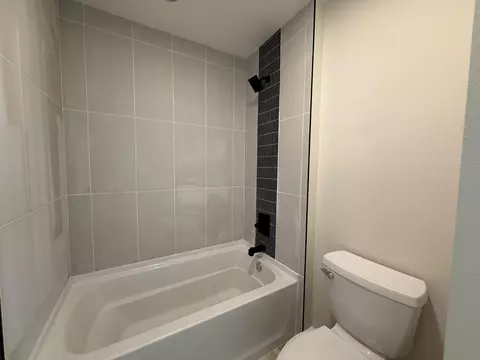 Bath - 3164 S Bartells Dr #102, Beloit, WI 53511 photo 1 of 1