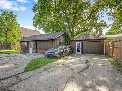 Exterior - 304 N 3rd St, Oregon, IL 61061 photo 11 of 14
