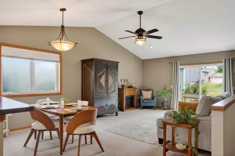 258 Alpine Meadow Cir, Oregon, WI 53575