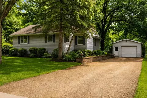633 Pony Ln, Sun Prairie, WI 53590