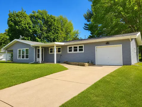 223 E Wisconsin Ave, Monticello, WI 53570