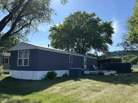 14 N 1st St #14, Harpers Ferry, IA 52146