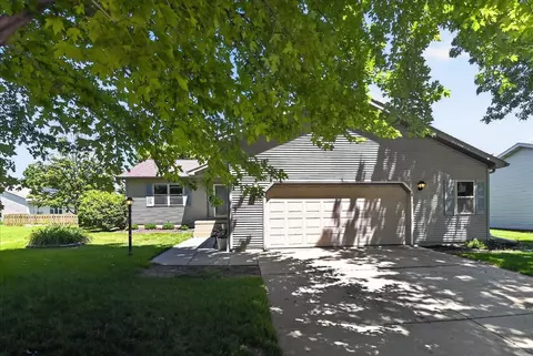 1340 Prairie Rose Dr, Sun Prairie, WI 53590
