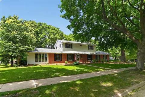 6602 Montclair Ln, Madison, WI 53711