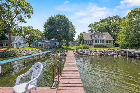 5904 Lake Edge Rd, Mcfarland, WI 53558